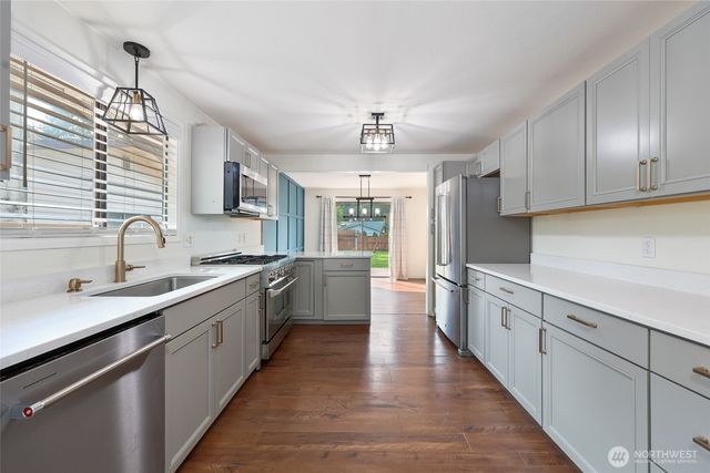 8407 Lake Forest Drive SE, Olympia, WA 98503