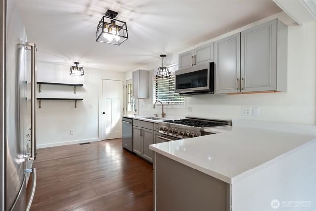 8407 Lake Forest Drive SE, Olympia, WA 98503