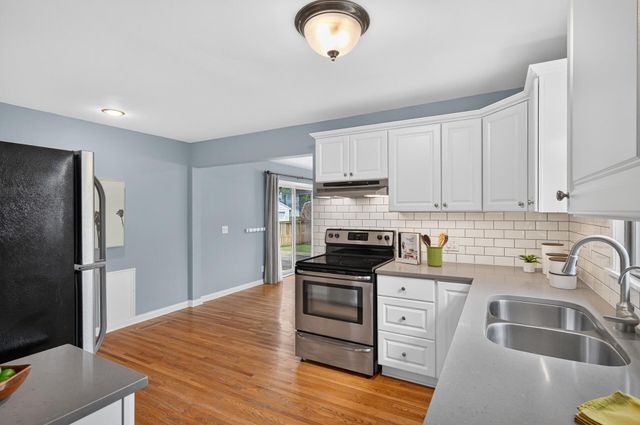2845 Rhode Island Avenue S, Saint Louis Park, MN 55426