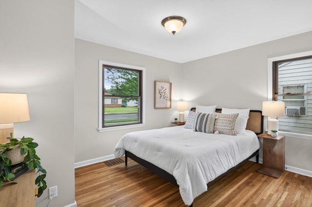2845 Rhode Island Avenue S, Saint Louis Park, MN 55426