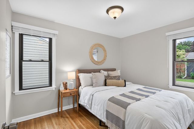 2845 Rhode Island Avenue S, Saint Louis Park, MN 55426