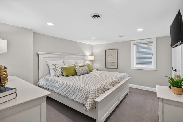 2845 Rhode Island Avenue S, Saint Louis Park, MN 55426