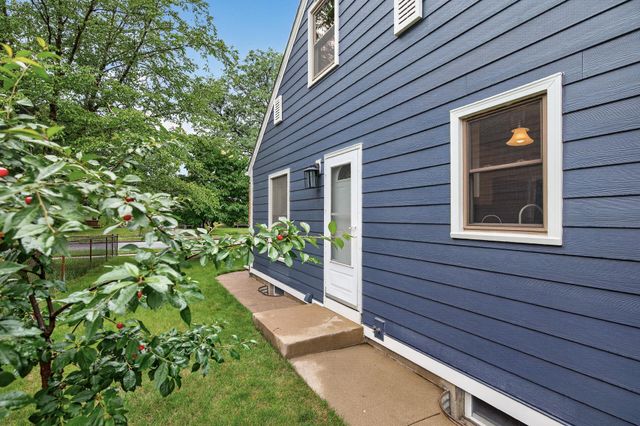 2845 Rhode Island Avenue S, Saint Louis Park, MN 55426