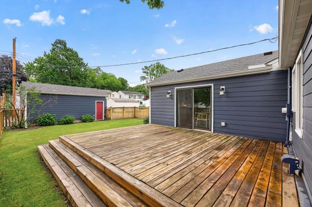 2845 Rhode Island Avenue S, Saint Louis Park, MN 55426