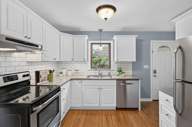 2845 Rhode Island Avenue S, Saint Louis Park, MN 55426