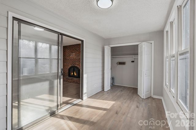 239 13th Avenue Place NW 21, Hickory, NC 28601