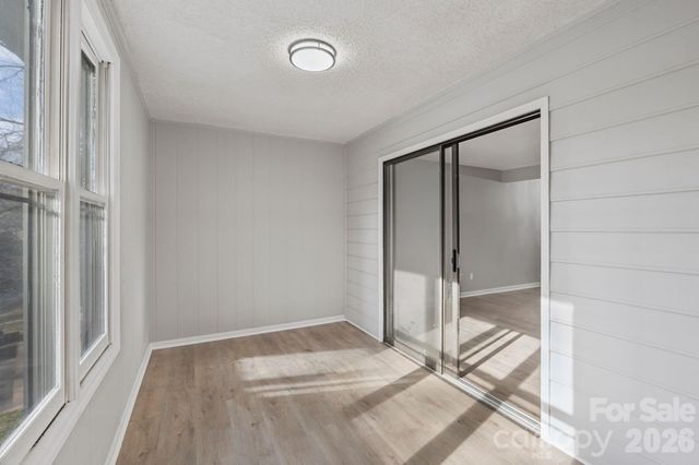 239 13th Avenue Place NW 21, Hickory, NC 28601