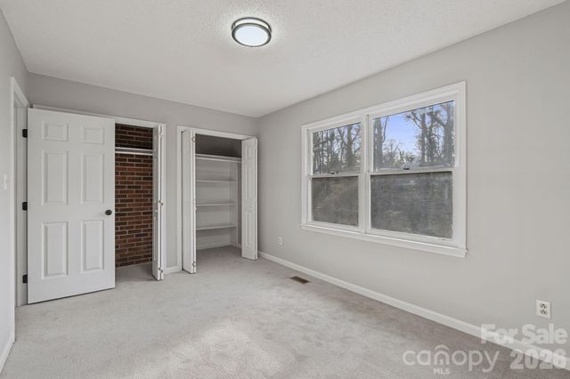 239 13th Avenue Place NW 21, Hickory, NC 28601