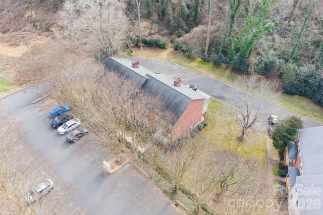 239 13th Avenue Place NW 21, Hickory, NC 28601