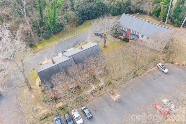 239 13th Avenue Place NW 21, Hickory, NC 28601