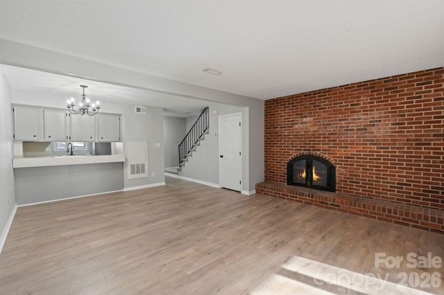 239 13th Avenue Place NW 21, Hickory, NC 28601