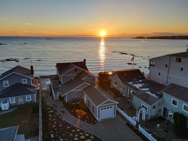 29 Sagamore Cove Road, Branford, CT 06405