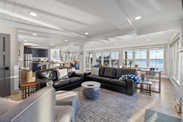 29 Sagamore Cove Road, Branford, CT 06405