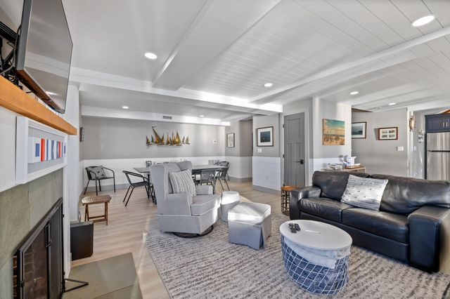 29 Sagamore Cove Road, Branford, CT 06405