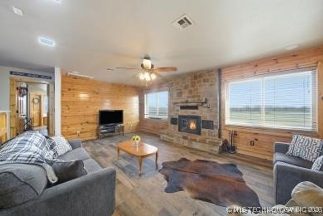 4654 E 181st Street East N, Skiatook, OK 74070