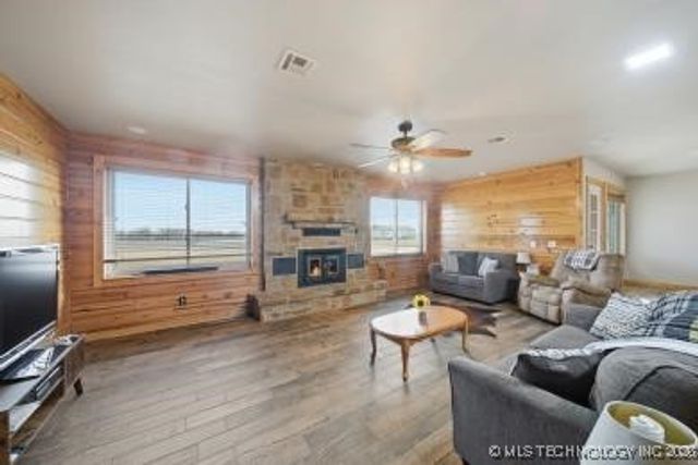 4654 E 181st Street East N, Skiatook, OK 74070