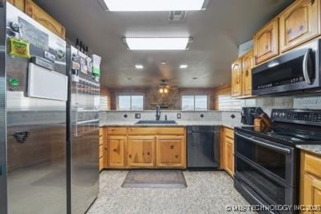 4654 E 181st Street East N, Skiatook, OK 74070