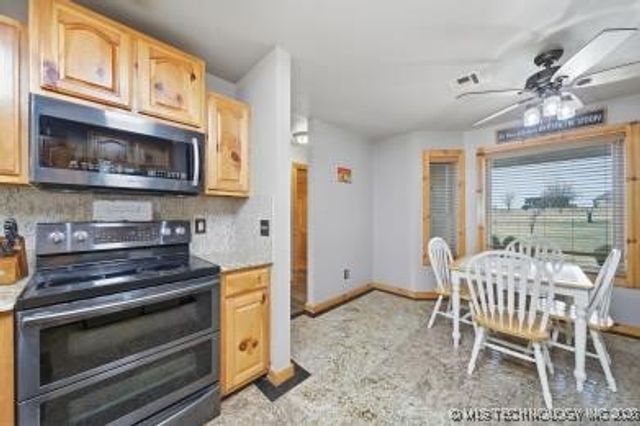 4654 E 181st Street East N, Skiatook, OK 74070