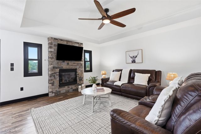 405 Mallard Pointe Drive NW, Bondurant, IA 50035