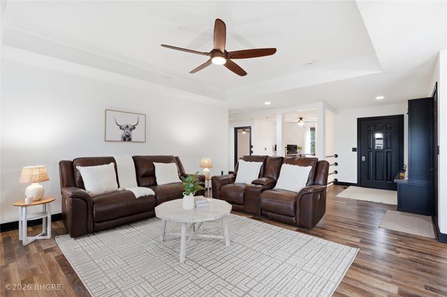 405 Mallard Pointe Drive NW, Bondurant, IA 50035