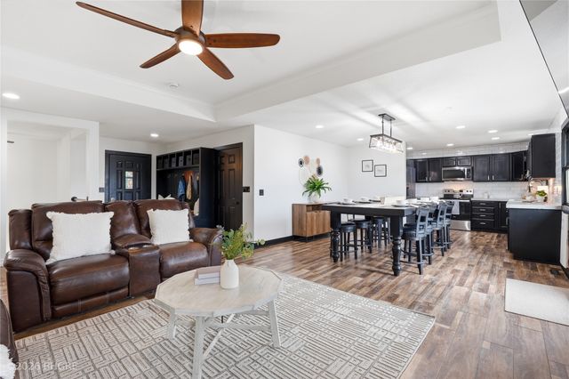 405 Mallard Pointe Drive NW, Bondurant, IA 50035