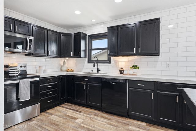 405 Mallard Pointe Drive NW, Bondurant, IA 50035
