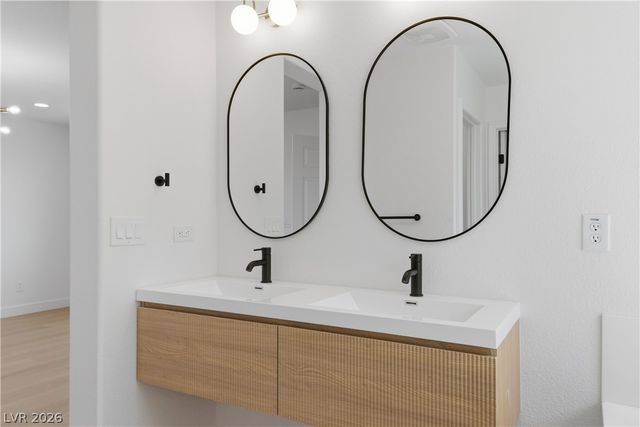 8306 Stillhouse Court, Las Vegas, NV 89113