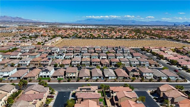 8306 Stillhouse Court, Las Vegas, NV 89113
