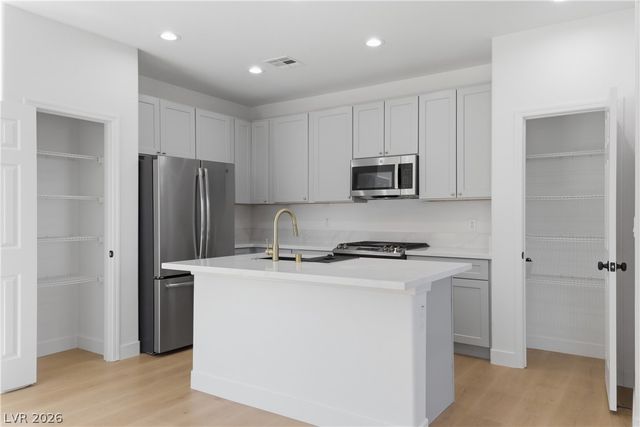 8306 Stillhouse Court, Las Vegas, NV 89113