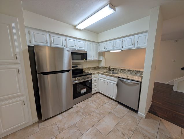5200 Martel Avenue 11N, Dallas, TX 75206