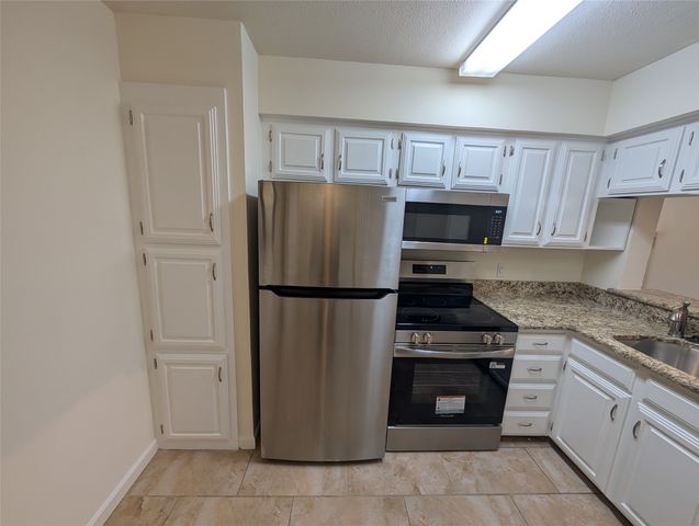 5200 Martel Avenue 11N, Dallas, TX 75206