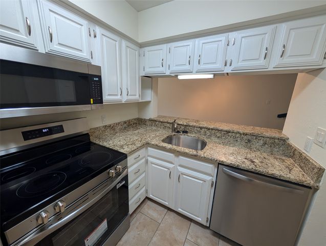 5200 Martel Avenue 11N, Dallas, TX 75206