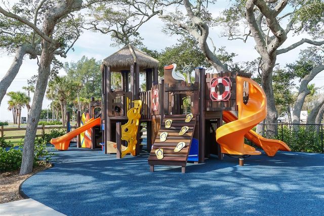 579 BAYVIEW DRIVE, Longboat Key, FL 34228