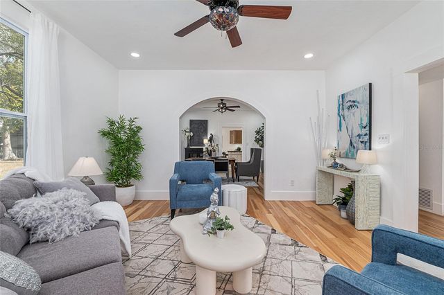 105 NE 1ST AVE AVENUE NE, Williston, FL 32696