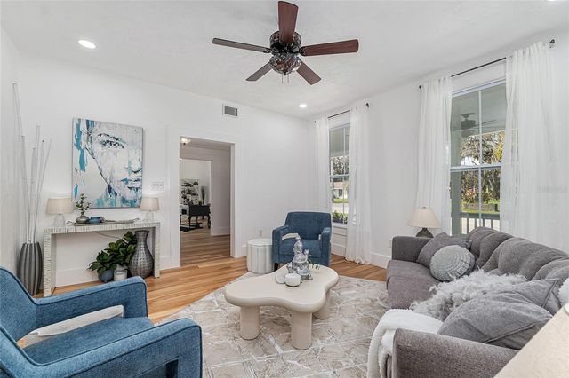 105 NE 1ST AVE AVENUE NE, Williston, FL 32696