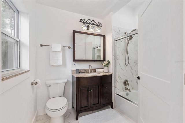 105 NE 1ST AVE AVENUE NE, Williston, FL 32696