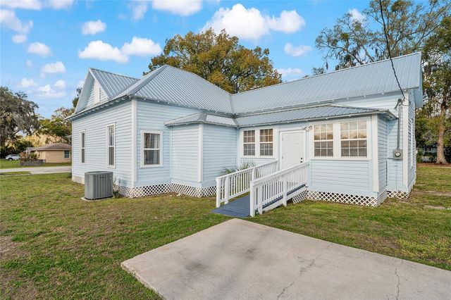 105 NE 1ST AVE AVENUE NE, Williston, FL 32696