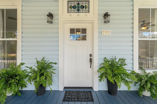 105 NE 1ST AVE AVENUE NE, Williston, FL 32696