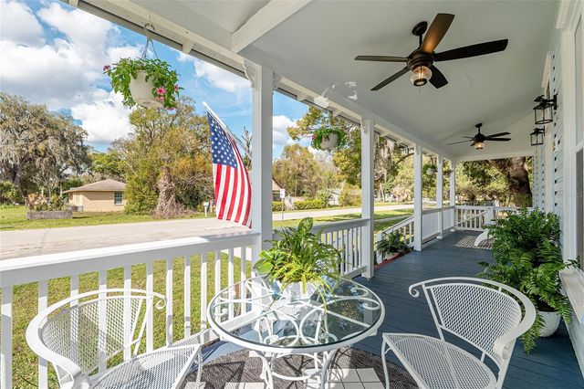 105 NE 1ST AVE AVENUE NE, Williston, FL 32696