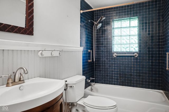 8203 W 88th Street, Indianapolis, IN 46278