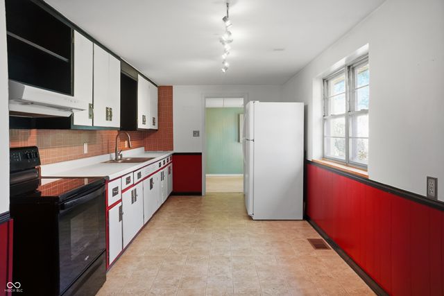 8203 W 88th Street, Indianapolis, IN 46278