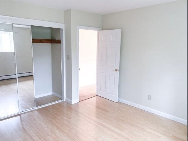 32 Westgate Rd 6, Boston, MA 02467