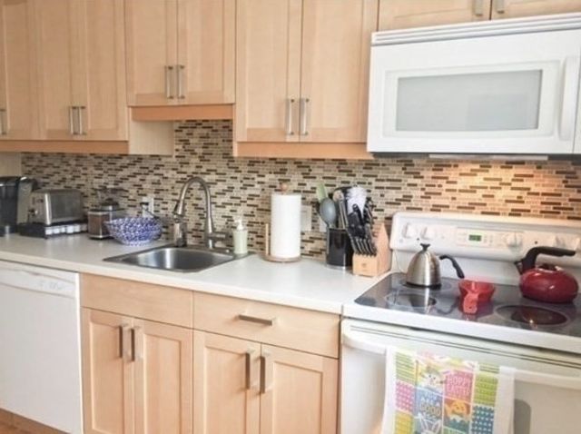 32 Westgate Rd 6, Boston, MA 02467