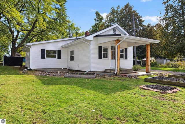 716 Pennsylvania Avenue, Alma, MI 48801