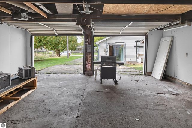 716 Pennsylvania Avenue, Alma, MI 48801