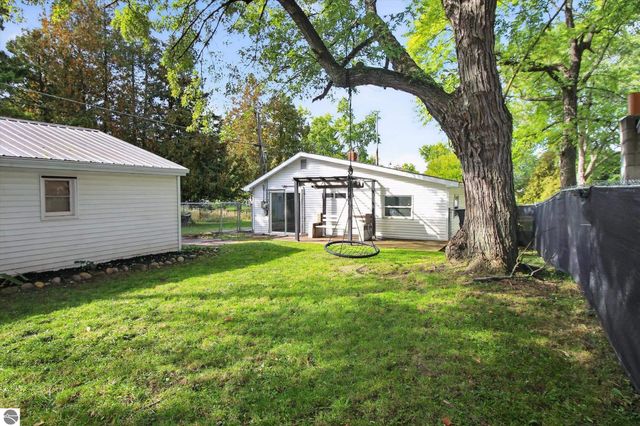 716 Pennsylvania Avenue, Alma, MI 48801