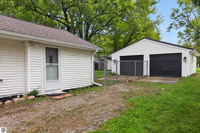 716 Pennsylvania Avenue, Alma, MI 48801