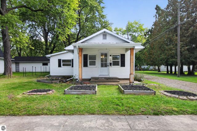 716 Pennsylvania Avenue, Alma, MI 48801