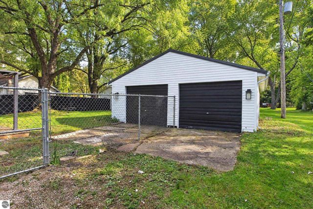 716 Pennsylvania Avenue, Alma, MI 48801