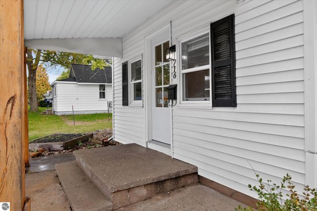 716 Pennsylvania Avenue, Alma, MI 48801